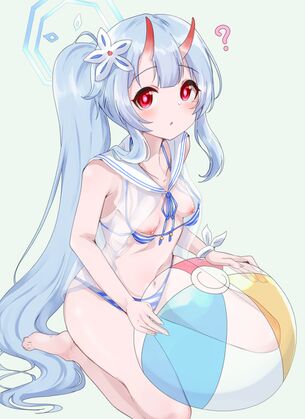 はしゃぎすぎて水着が外れちゃう女の子　その３６