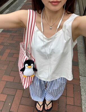 【AI腋フェチ画像】自撮り画像風のAI腋フェチ画像 [AI Generated]