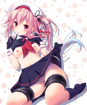 スカートをたくし上げて誘惑して来てる女の子 触るしかない…