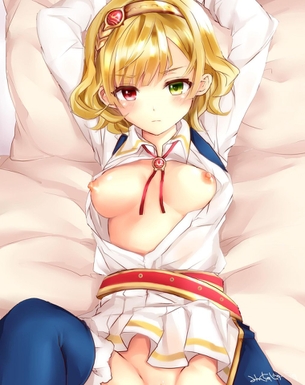 脱ぎかけのよさを痛感できるエロ画像ください