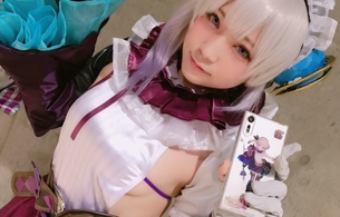 『リディー＆スールのアトリエ』TGSのコンパニオンによるリディーとスールのコスプレがエロい