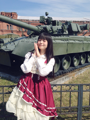 「今最も抱きたい声優No.1」でお馴染みの上坂すみれさんのロシアでの画像可愛い過ぎ問題www