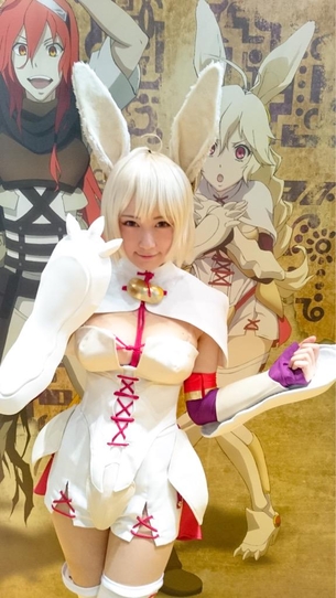 【画像】巨乳美少女コスプレイヤー「御伽ねこむさん」の六花の勇者コスがエロ過ぎる件www（C88夏コミ）