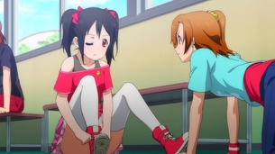 『ラブライブ！』矢澤にこちゃんいっつもパンツ見えそうなスカート履いてる痴女感は異常wwwwww
