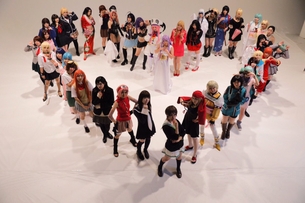 【画像あり】大人数のコスプレイヤーが週刊少年ジャンプのコスプレをした結果wwwwwww