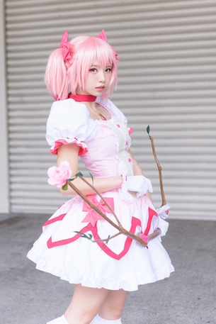 【画像あり】カリスマコスプレイヤーのえなこのまどかコスエロ可愛い過ぎ問題wwwwwww