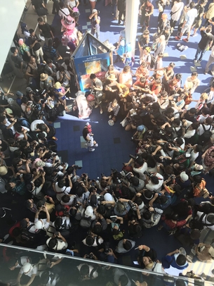 月収200万の人気コスプレイヤーえなこ（23）コスプレ会場に突如降臨した写真わろたwww