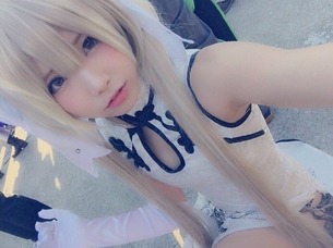 【画像あり】コスプレイヤーえなこさんの冬コミコスのふとももエロ過ぎムラったwwwwwww