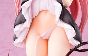 『ToLOVEる』ララがメイド服でスカートたくし上げでパンツもずり落ちてるエロフィギュア