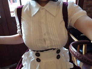 【画像】コレプレイヤー「御伽ねこむちゃん」がメイド服着たら胸がパッツンパッツンでワロタwww乳エロ過ぎwww