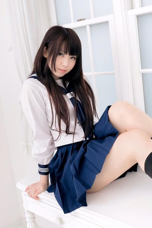 【画像】レイヤー「えなこ」の色々なコスプレ姿でのふとももがエロくて捗る件www