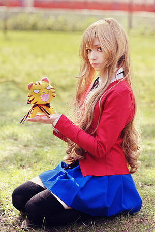 【画像】女性コスプレイヤーのすげえコスプレとやべえコスプレを同時に貼ってくwwwwwww