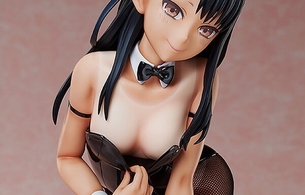 『イジらないで、長瀞さん』長瀞さんのバニー姿でおっぱい見せようとしてるエロフィギュア！