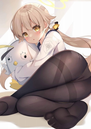 【JK】セーラー服のスカートを脱いだ女子校生の黒タイツ越しパンツ画像