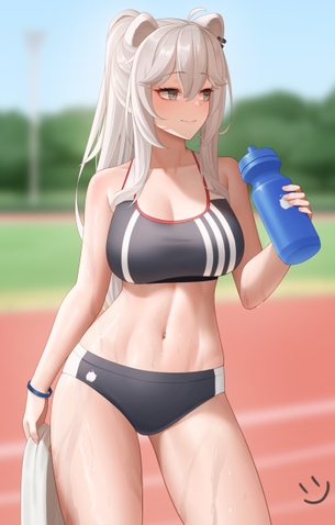 【レーパン】競技場で汗を流す陸上女子選手の二次画像【スポーツブラ】