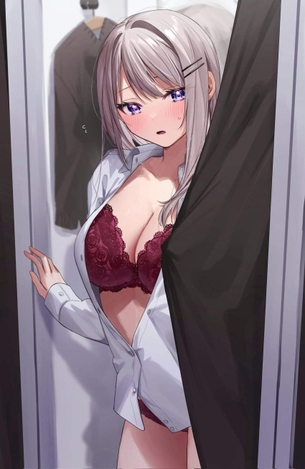 着替えのエロ画像下さい！