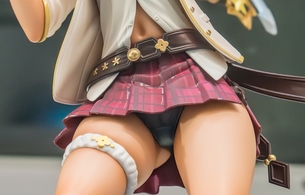 『レスレリアーナのアトリエ』ライザの黒ギャル制服のエロフィギュアのえっちな黒パンツ！