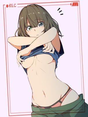 【２次】上着をたくし上げて、乳やブラが丸見えな女の子のエロ画像その７９