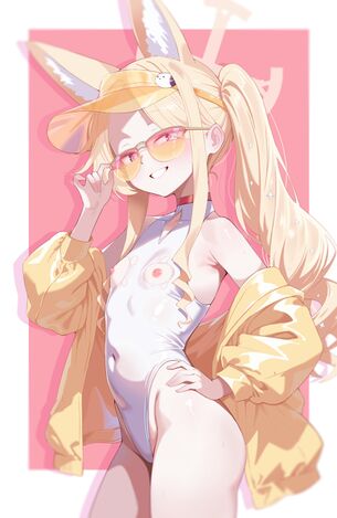 乳首出しファッション！乳首の部分だけくり抜かれたエロすぎる服や下着を着てる女の子！　その１８
