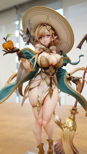 【画像】ライザの生みの親「トリダモノ」デザインのフィギュア、エッチすぎる