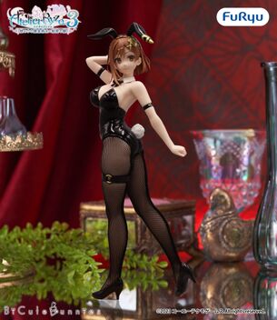 【悲報】ライザさん、ドスケベすぎる格好で全国のゲーセンへ