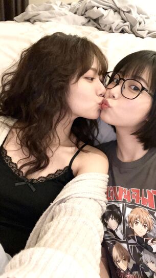 【AIグラビア】キスをしている女の子のAI画像まとめ【リアル調】 [AI Generated]