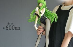 『コードギアス』C.C.の全高約60cmのえっちなムチムチバニー姿の巨大エロフィギュア！
