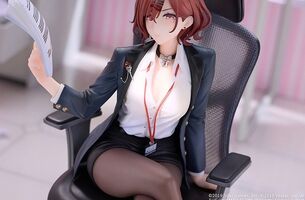 『アイドルマスター シャイニーカラーズ』樋口円香のOL黒タイツ太もものエロフィギュア！