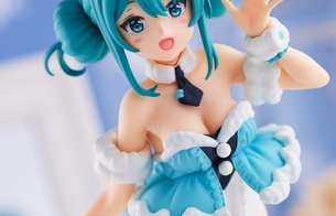 『初音ミク』Anmi先生が描くムチムチのおっぱいと太もものバニー姿のエロフィギュア！