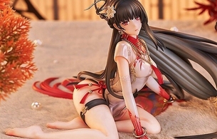 『パニシング：グレイレイヴン』曲のエロいパンツ丸見えのチャイナドレス姿のエロフィギュア