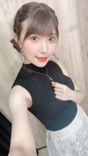 【悲報】人気声優・赤尾ひかるさんのノースリーブニット姿がエチエチｗｗｗｗｗｗ