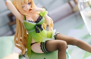 『ネプテューヌ』ベールの寝起き姿でエロいパンツ丸見えのランジェリー姿のエロフィギュア！