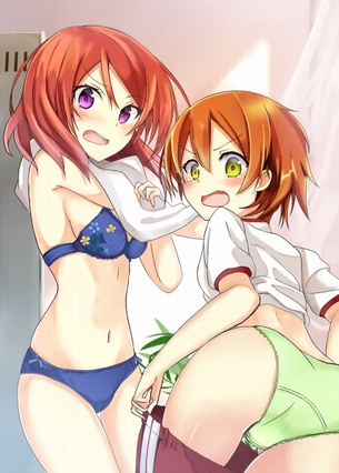 【二次】着替え中の姿を見られちゃってる女の子の画像が見たい！
