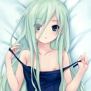 成長中のやわらかそうなカラダがたまらん、スク水美少女のエロ画像
