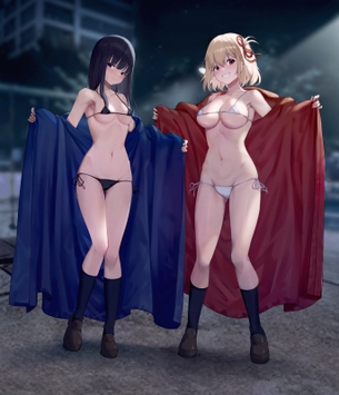 少しズレただけで見えちゃう！布面積極小のマイクロビキニの女の子！　その８