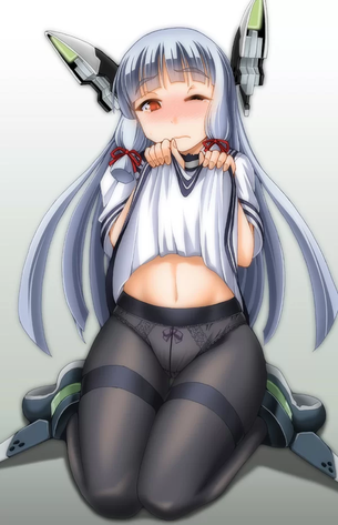 衣服をたくし上げて見えちゃいけないえっちな場所を見せてくれてるビッチ少女の二次元エロ画像