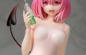 『ToLOVEる』モモがエロいスケスケのキャミソール姿でパンツ丸見えのエロフィギュア！