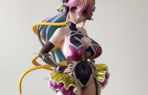 対魔忍の姿をした『すーぱーそに子』のおっぱいがムチムチテカテカのエロフィギュア！