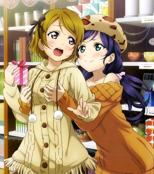 【画像】『ラブライブ！』花陽ちゃん、希ちゃんのおっ◯いの包容力wwwwww