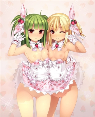 下からのアングル、エロい！