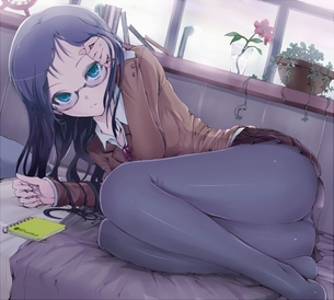 【最高の組合せ】黒スト黒タイツでメガネ装備の女の子の画像