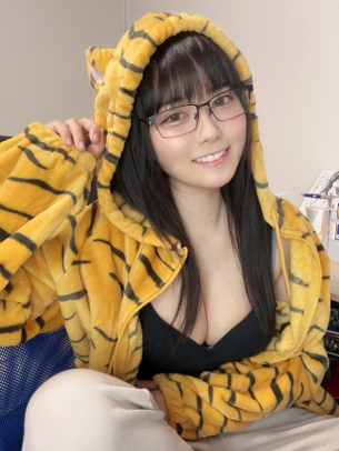 【画像】陰キャ女子「コスプレしてみたww」←この子とセックスしたら10万円