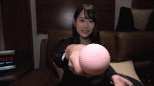 【AV画像GIF】五十嵐美月 色白スレンダーな黒髪美少女がホテルで中出しSEX 20枚
