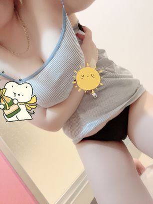 【女神】初めてスレッドたてます！レス100毎におっぱい画像うpします、一応女ですw