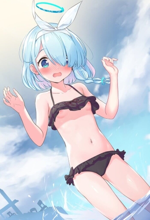 [ブルアカ][エロ画像]ハプニングを装ってアロナのちっぱい(貧乳)を盗撮したよ♪
