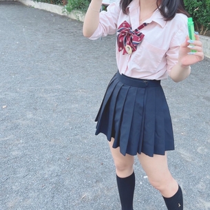 【動画】JK「制服で倒立に挑戦してみた！」