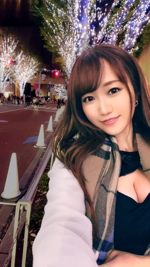 【AV画像】夜景デート後にホテルで濃密セックスを堪能するGカップアラサー妻 若宮穂乃 38枚