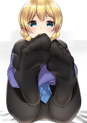 【足フェチ】黒タイツを履いた可愛い女の子の足裏が見えてる画像