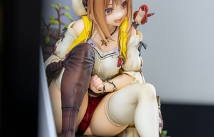 『ライザのアトリエ』どえらいムチムチ太ももを強調したブーツ脱ぎ姿のエロライザフィギュア