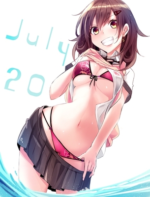 着替えを期待する人が集まる画像倉庫。